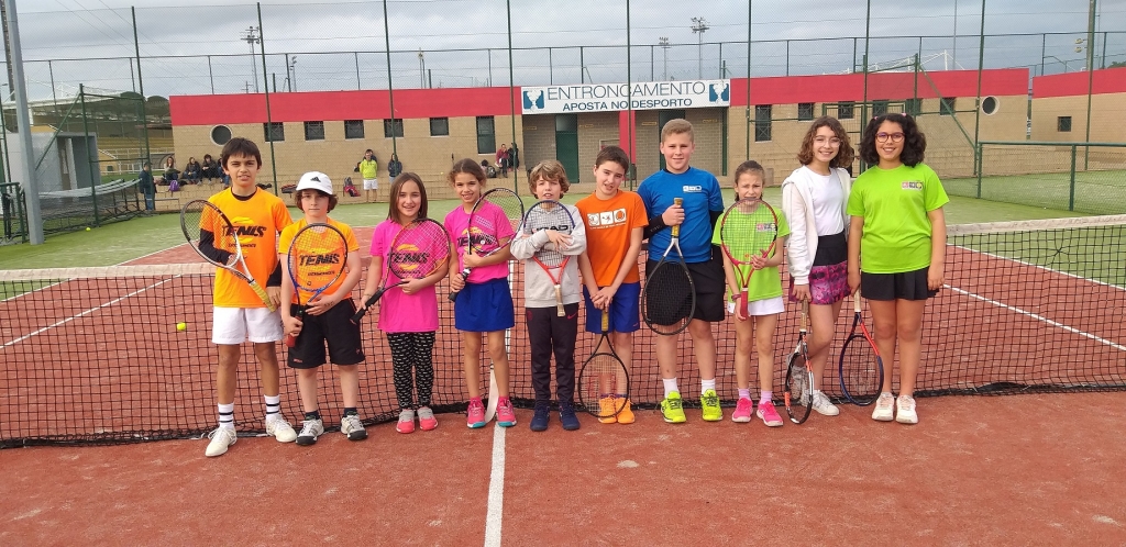 Tenistas do CLAC vencem no Campeonato Regional Equipas SUB12